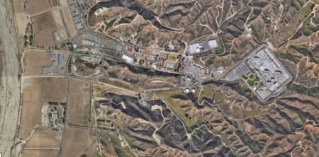 Sheriff’s deputy admits trying to smuggle a pound of heroin into LA County jail – Orange County Register