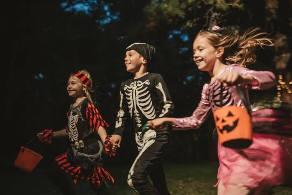 kids in costume