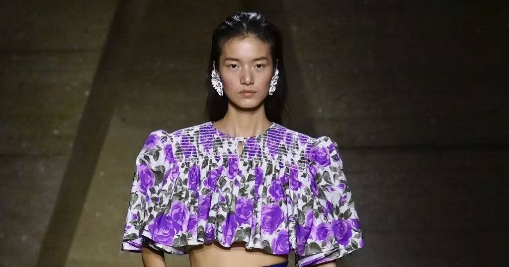 At Chloé, Chemena Kamali Gives 1950s Florals a Couture Flourish for Spring 2026