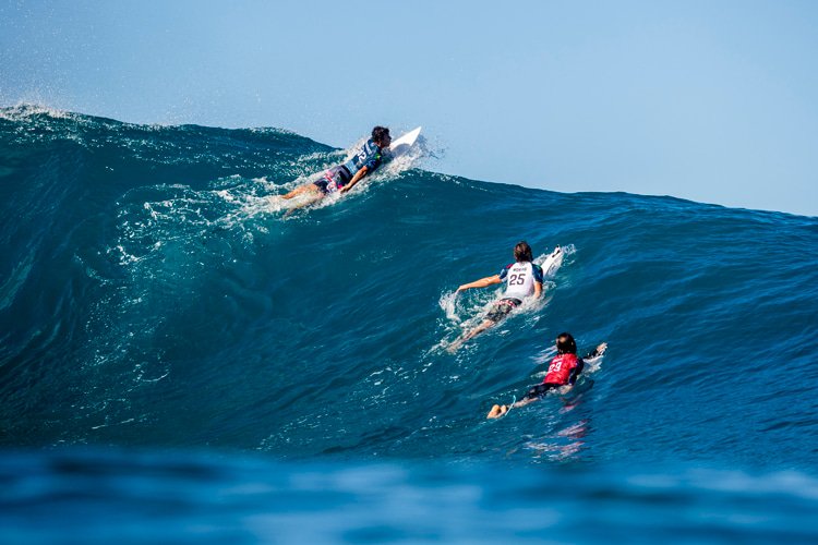 Paddle battle: a faster and more efficient paddling could win a heat | Photo: WSL