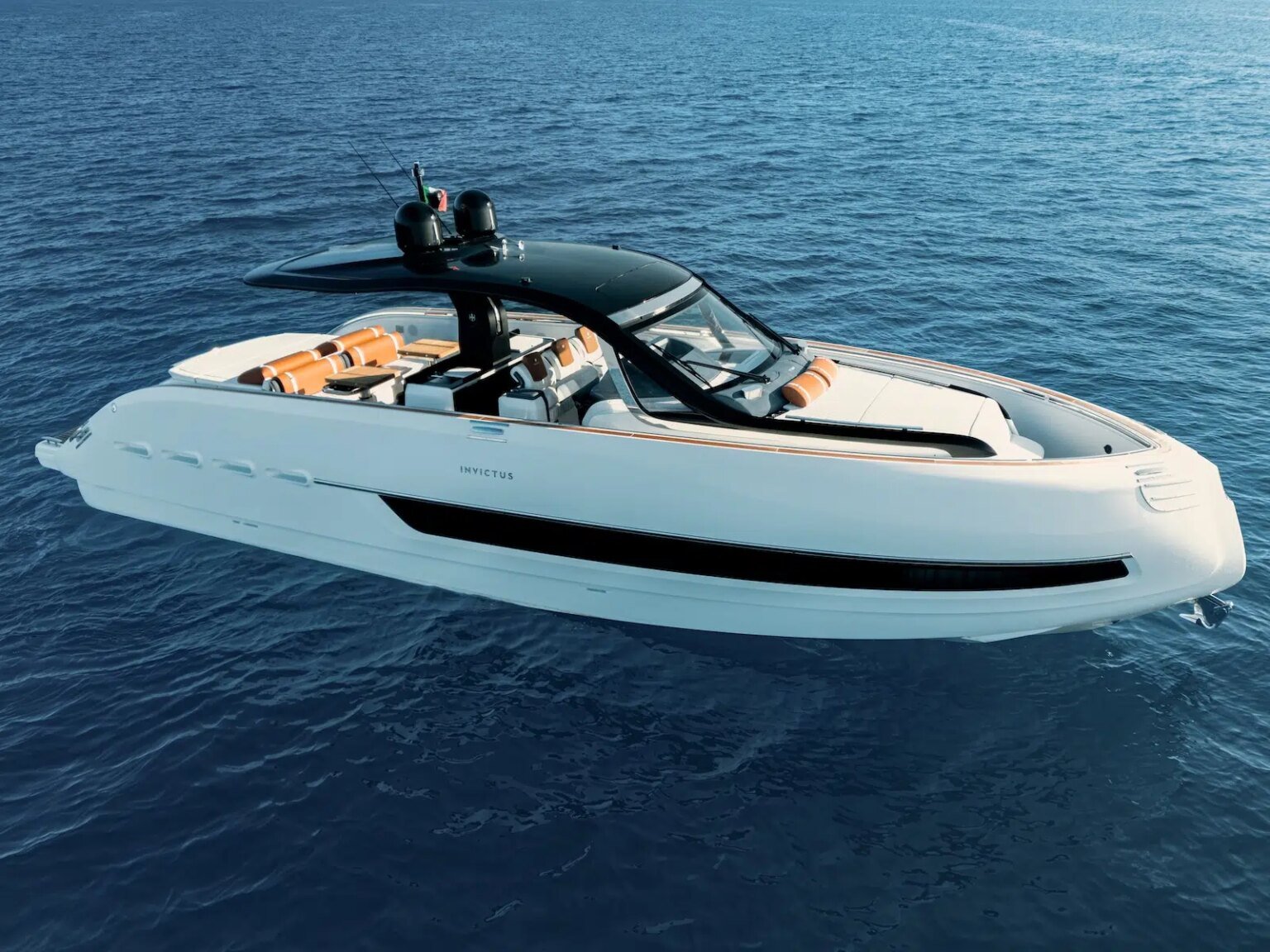 Invictus TT460 Shell Edition, the new face of sustainable luxury