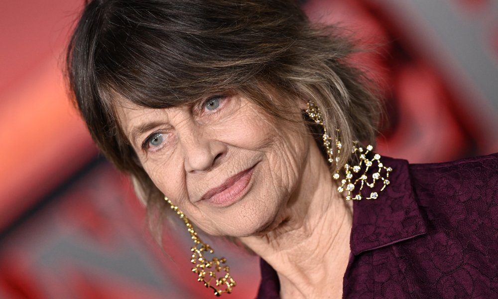 Linda Hamilton on Beauty, Aging and Joy