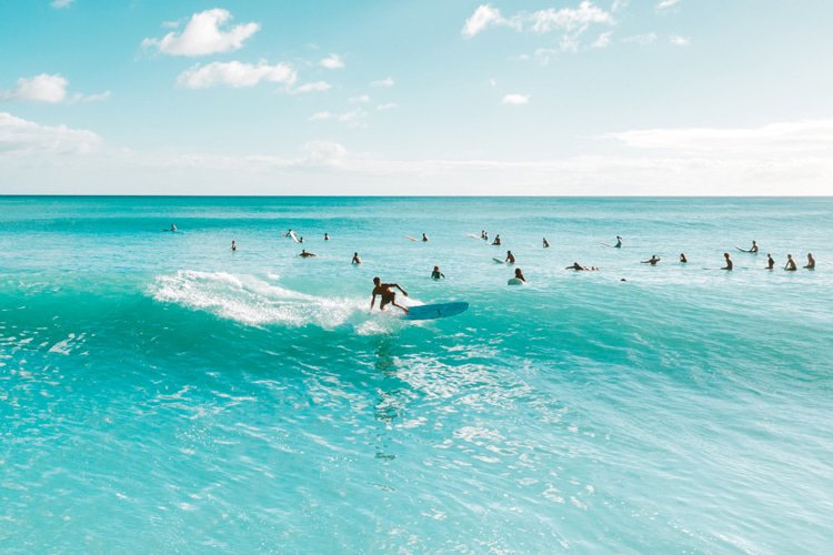 2025 Surfing Christmas Gift Guide: get the most exciting surfer gifts for your friends and family | Photo: Loiterton/Creative Commons