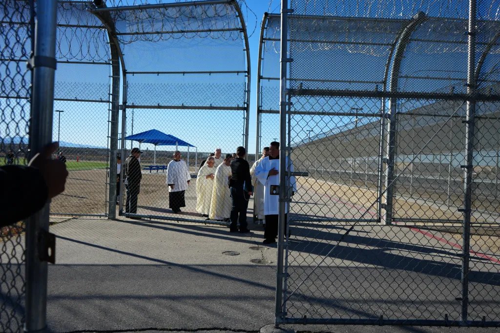 Catholic bishops hold Mass for Adelanto ICE detainees; say hundreds of thousands of parishioners pray for them – Orange County Register