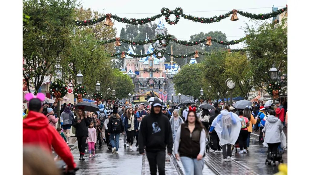 Disneyland closing early on Christmas Eve as heavy rainfall approaches – Orange County Register