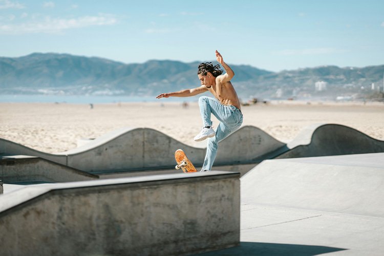 Game of S.K.A.T.E.: it began informally among skateboarders, modeled after H.O.R.S.E. in basketball | Photo: Burton/Creative Commons