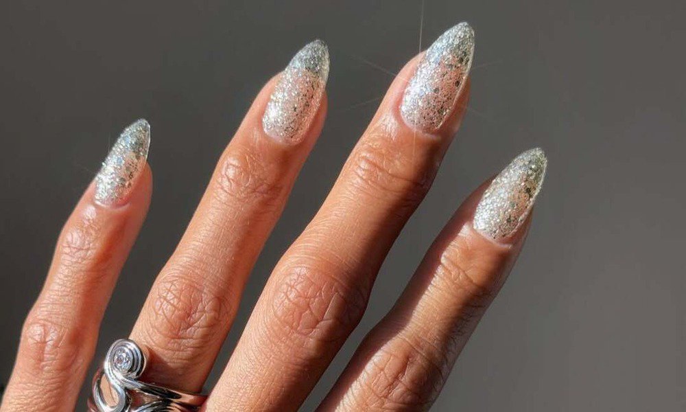 The Holiday Manicure Trend to End the Year