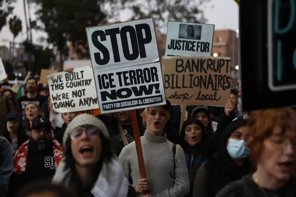 Fatal shooting of nurse in Minneapolis on Saturday sparks anti-ICE protests in Southern California – Orange County Register