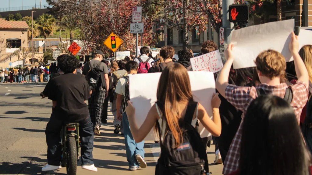 Students Stage Mass Walkout in Orange County Against ICE Raids Students Walk Out Across Orange County Protesting ICE Raids
