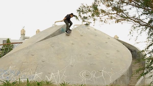 Thrasher Magazine - Tricolor Patinetas' "1999" Video
