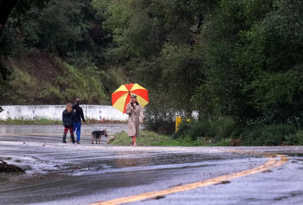 3.6-mile stretch of Topanga Canyon Boulevard to close because of possible mudslides – Orange County Register