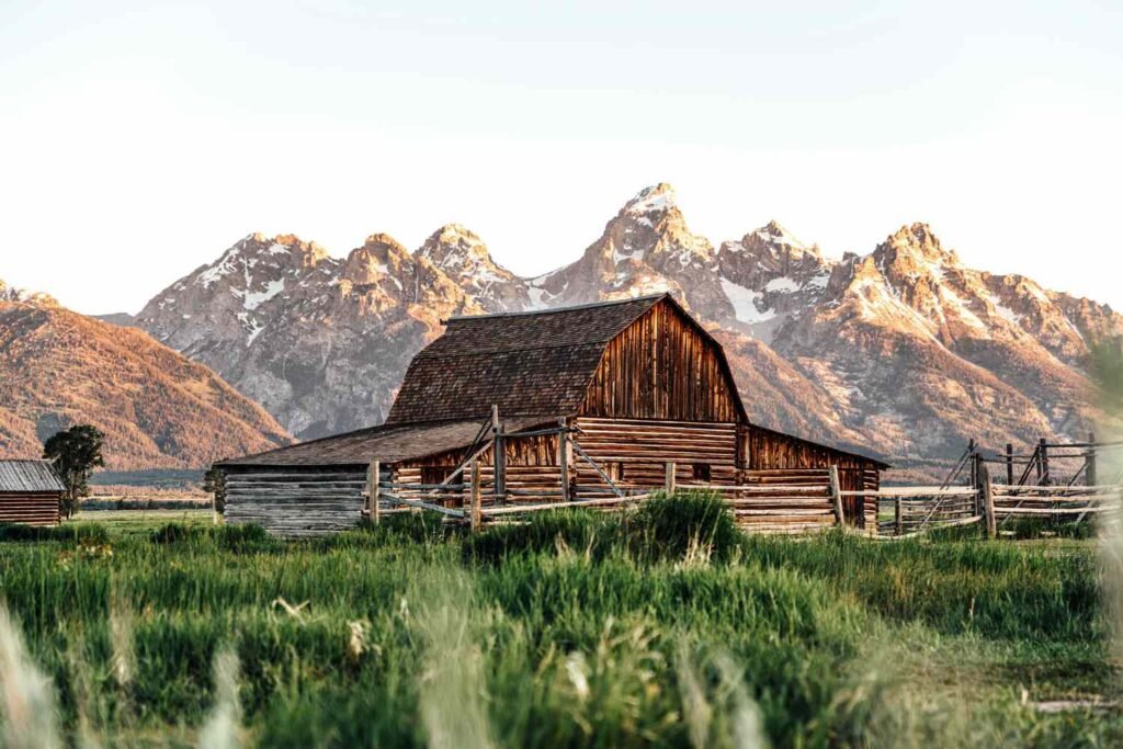 Jackson Hole Travel Guide: Explore Wyoming’s Stunning Wilderness Jackson Hole, Wyoming, Travel Guide