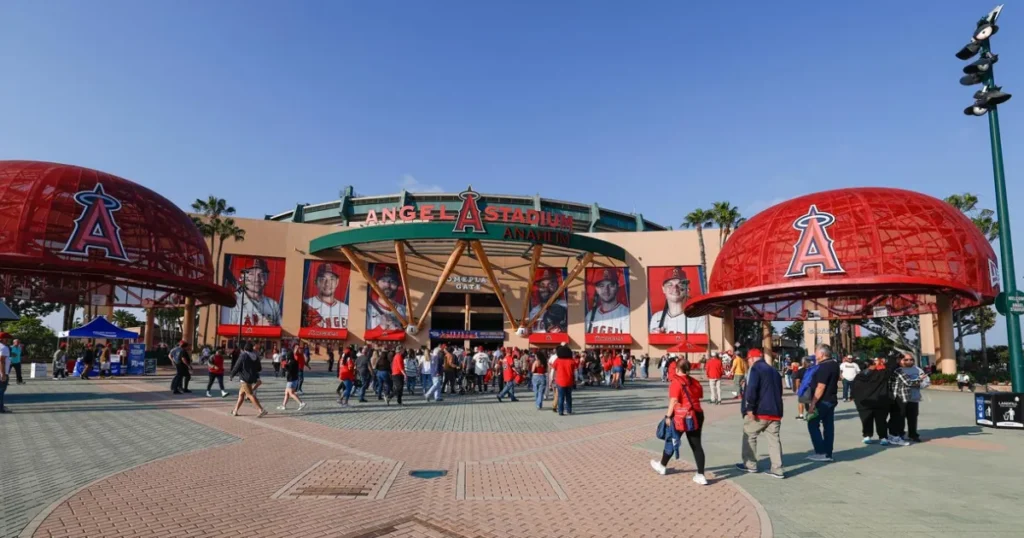 Splurge vs. Save: Things to Do in Anaheim on Any Budget