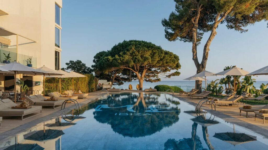 Ibiza’s Best Hotels for Tranquil Pools and Vibrant Nightlife The Best Hotels in Ibiza for Poolside Peace and Late-Night Fun