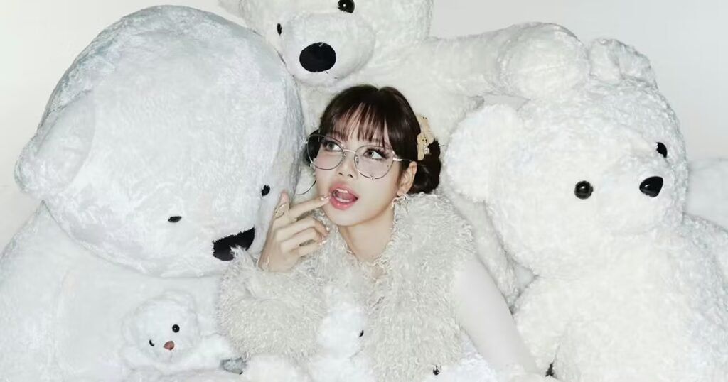 Lisa’s 29th Birthday Dress: A Teddy Bear Fashion Dream Lisa’s 29th Birthday Look Is a Teddy Bear Fashion Fantasy