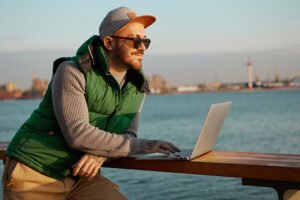 Surfing and Working: Experience the Nomadico Lifestyle people inspiration modern lifestyle electronic devices concept