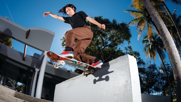 Vans Brings Back the Era Vans Brings Back the Era