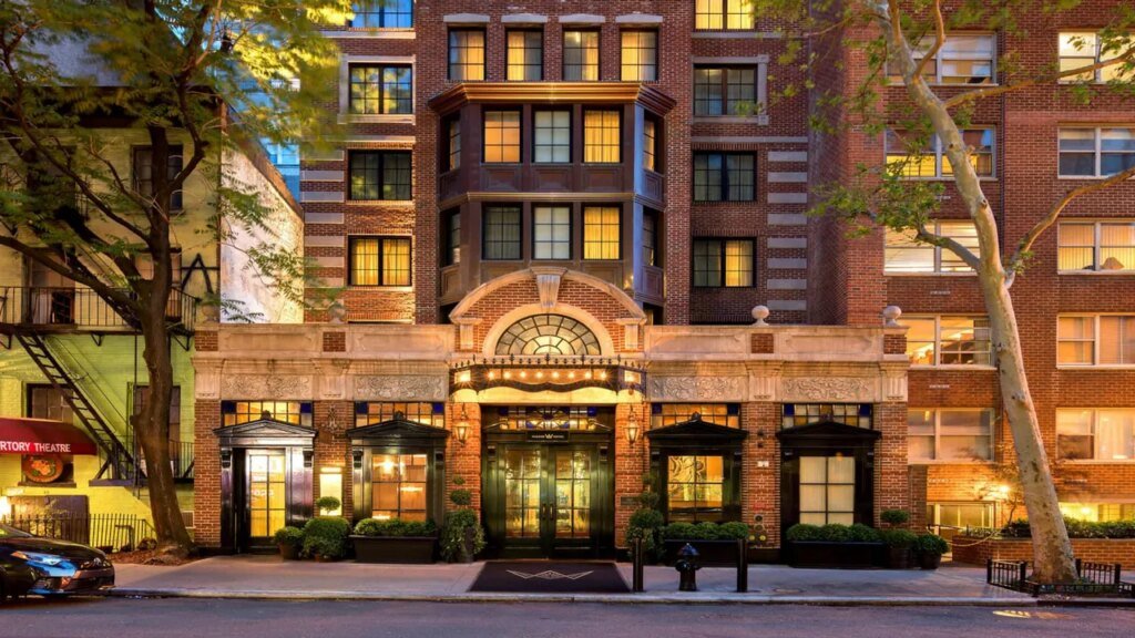 Did You Know You Can Book Hotels on Airbnb? All the Benefits, Explained