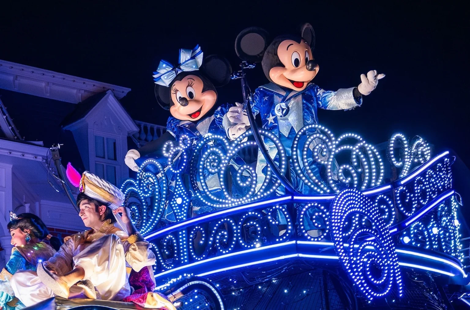 Disney World Enhances Magic Kingdom’s Nighttime Parade Experience Jasmine, Aladdin, Minnie, and Mickey