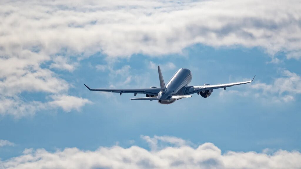 Booking Flights for this Summer? What to Know About the Fuel Crisis