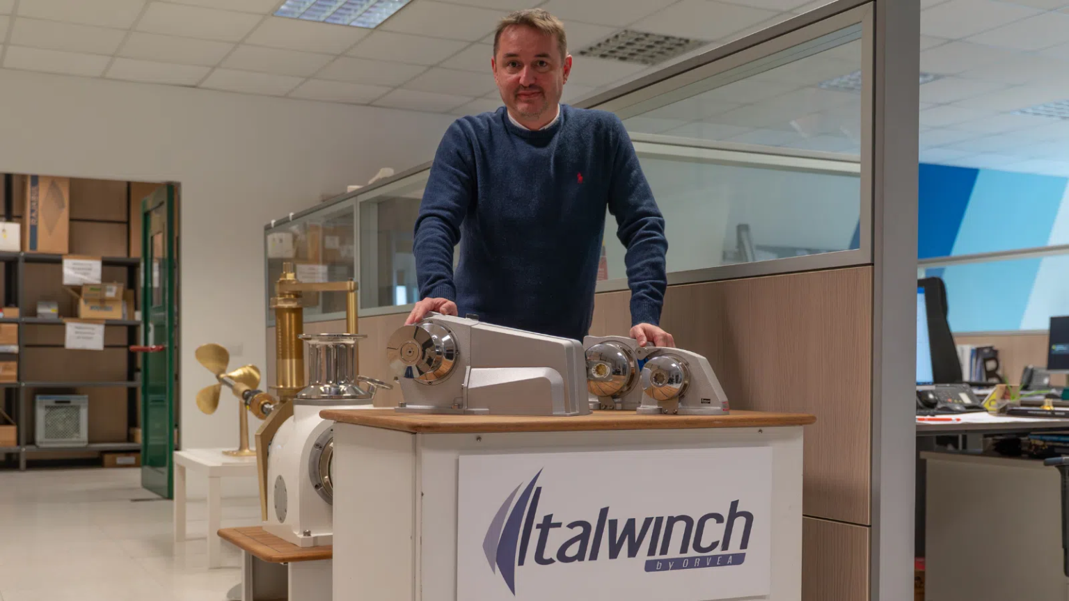 MZ Electronic: from anchoring to propulsion