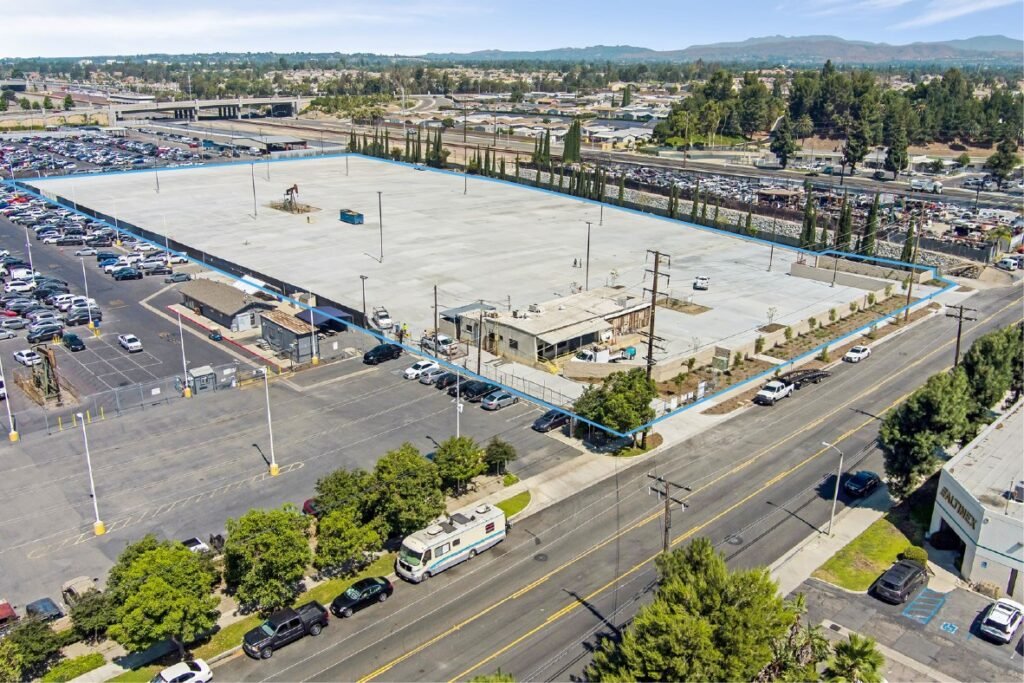 JLL Secures $26M Bridge Loan for Anaheim Industrial Storage Facility JLL Arranges $26M Bridge Loan for Anaheim Industrial Outdoor Storage Facility