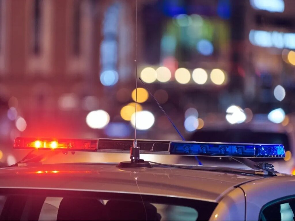 Police Chase Ends in Crash; Suspect Arrested in OC Incident Police Car Crashes During OC Chase, 1 Arrested