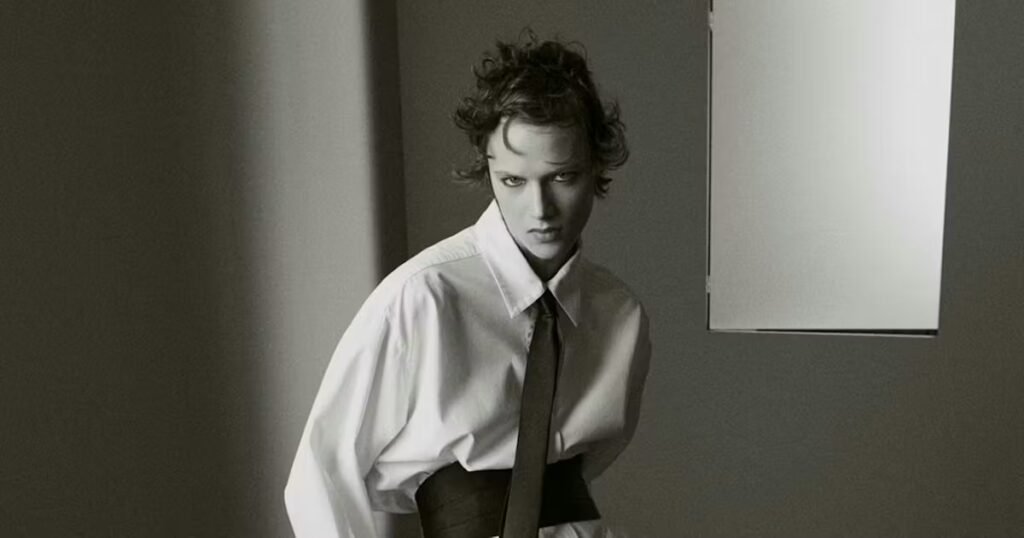 She's No Slouch: Spring's Loose Silhouettes Are Precisely Polished