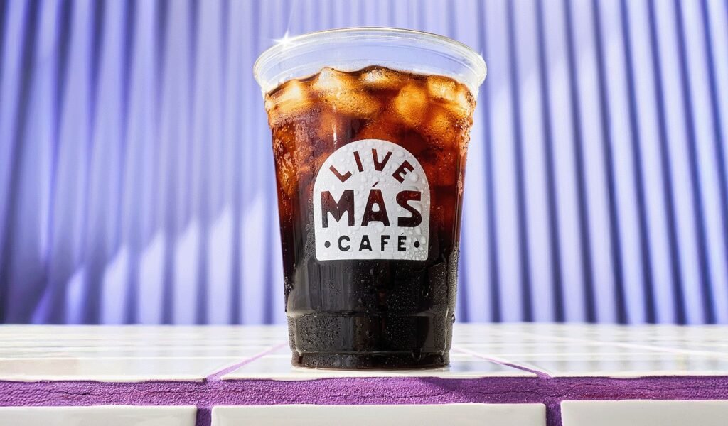 Taco Bell Launches Cold Brews to Boost $5B Beverage Sales 목표 Taco Bell Adds Cold Brews in Quest for $5B in Beverage Sales