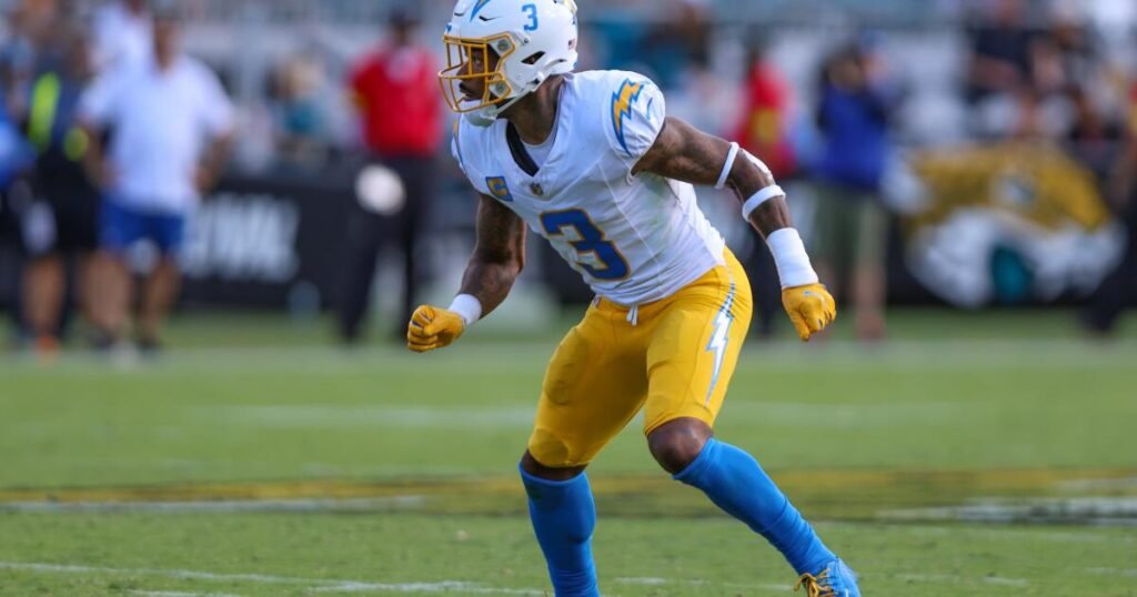 Safety Derwin James agrees to contract extension with Chargers